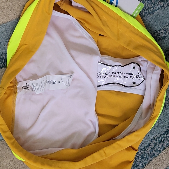 Swim Shorts UPF 50+ UV Block New With Tags - Picture 2 of 4